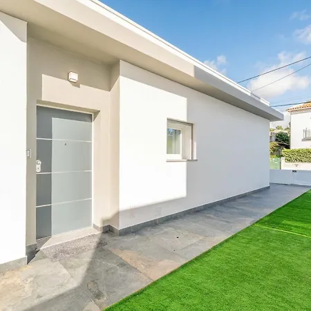 בית נופש Guestready - Striking Hideaway In Almada *