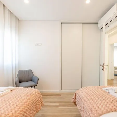 Guestready - Striking Hideaway In Almada *